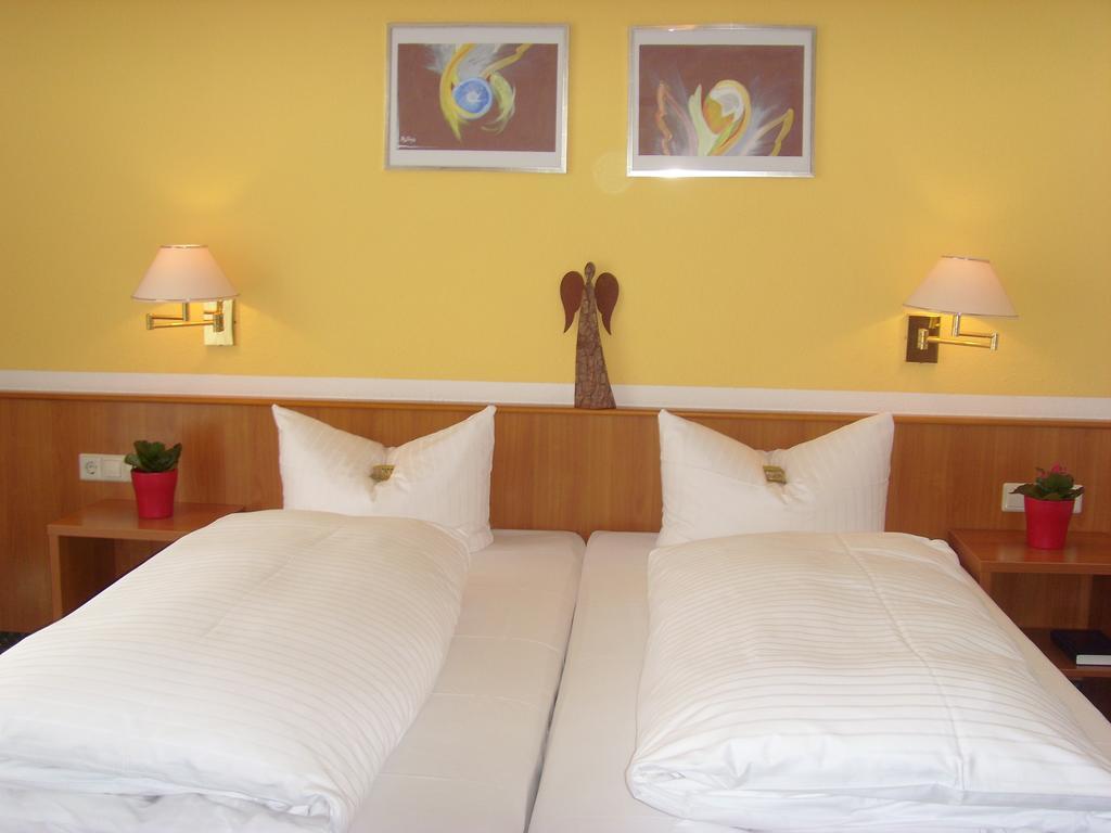 Hotel & Restaurant Engel Herbertingen Szoba fotó